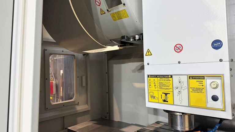 Centro de usinagem vertical Used ROMI D800 Vertical Machining Centre