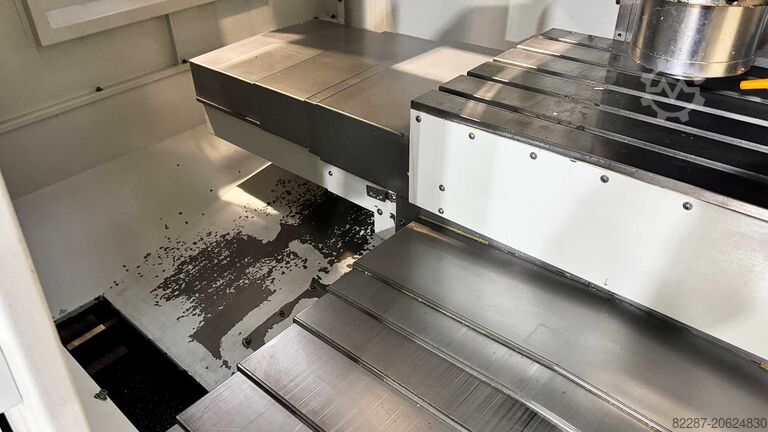 Centro de usinagem vertical Used ROMI D800 Vertical Machining Centre