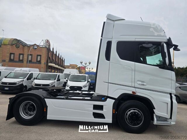 Standart yol çekici Ford Ford Fmax 500 anno 2023 km118000 con Adr