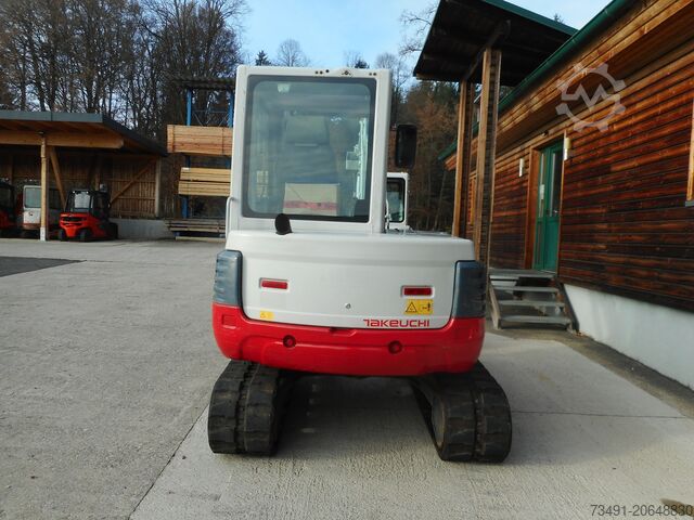 Minikoparka Takeuchi TB 250 mit POWERTILT