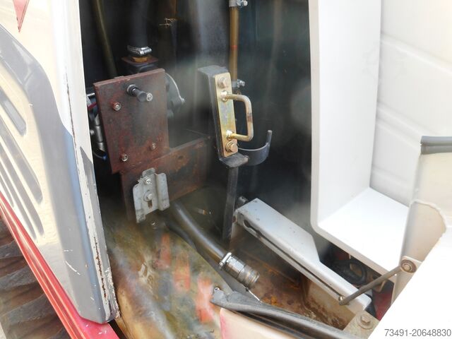 Minikoparka Takeuchi TB 250 mit POWERTILT