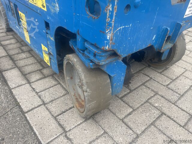 ψαλιδωτό ανυψωτικό Genie GS 1532 | 2012