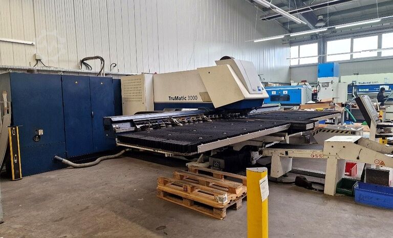 Máy dập lỗ bằng laser Trumpf Trumatic 3000 (K04)