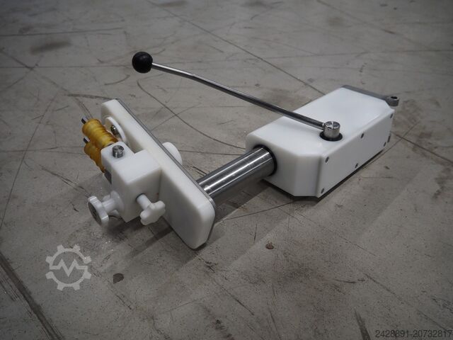 Máy nhồi chân không REX RVF 736