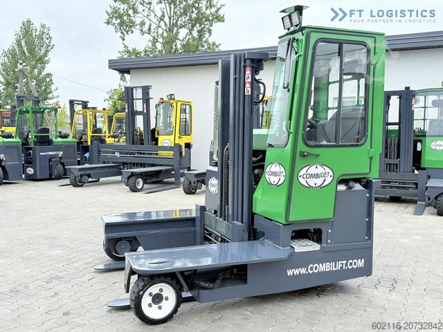 四方向フォークリフト Combilift C3000 DIESEL TRIPLEX 4900 POSITIONER