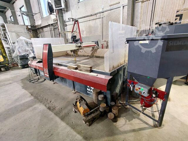 Vodní řezací stroj Omax Maxiem 1530