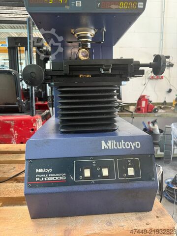 Profilprojektor Mitutoyo PJ-A3000