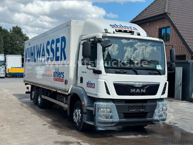 Nápojový vůz MAN TGM 22.250 Getränkewagen mit Ladebordwand Euro6