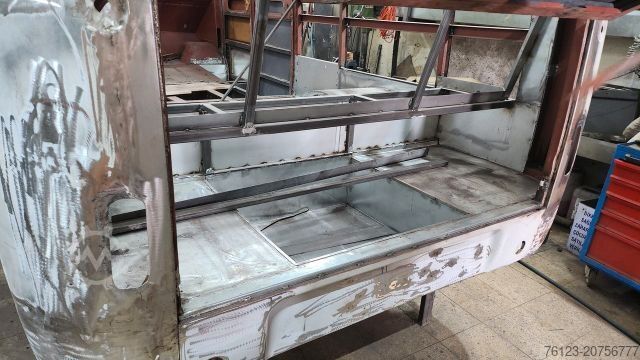 Microbuz MERCEDES-BENZ Vorgänger Sprinter O 319 Samba mit Faltdach AC