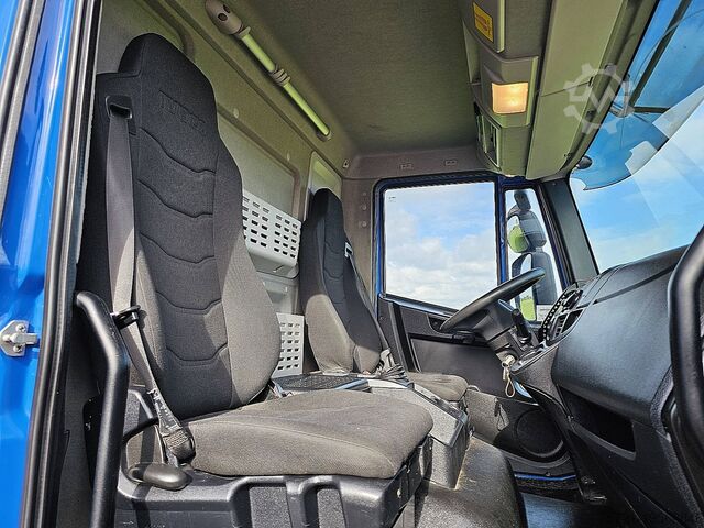 Suitcase IVECO 120E21 EUROCARGO LIFT AIRCO SIDE DOOR