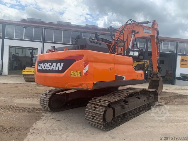 حفارة مجنزرة DOOSAN DX225LC-5