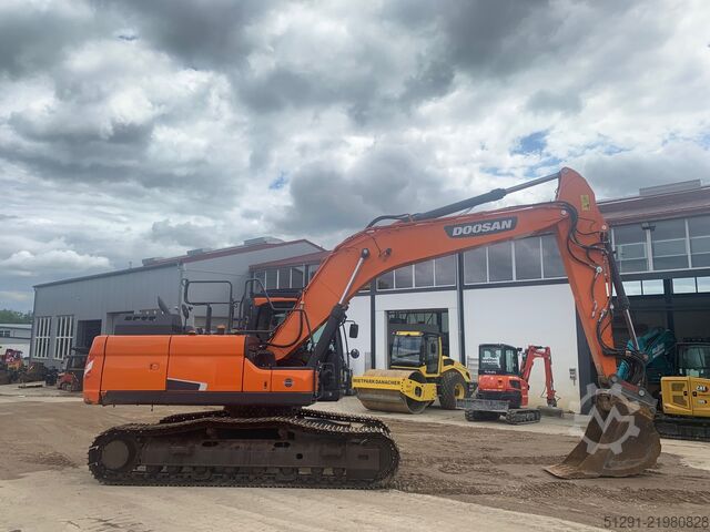 حفارة مجنزرة DOOSAN DX225LC-5