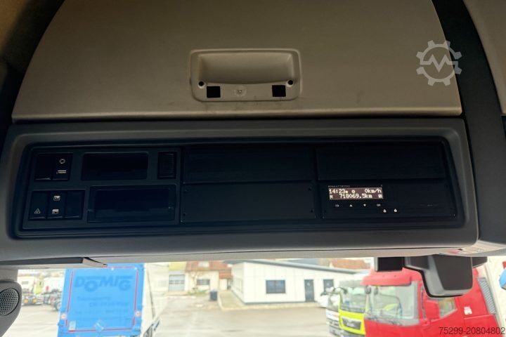 Standardni tegljač Renault T520 6x2 Kipphydraulik / Swiss-Vehicle