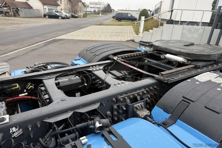 Standardni tegljač Renault T520 6x2 Kipphydraulik / Swiss-Vehicle