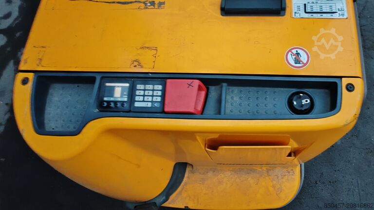 Στοιβαχτές παλετών Jungheinrich EJC 214