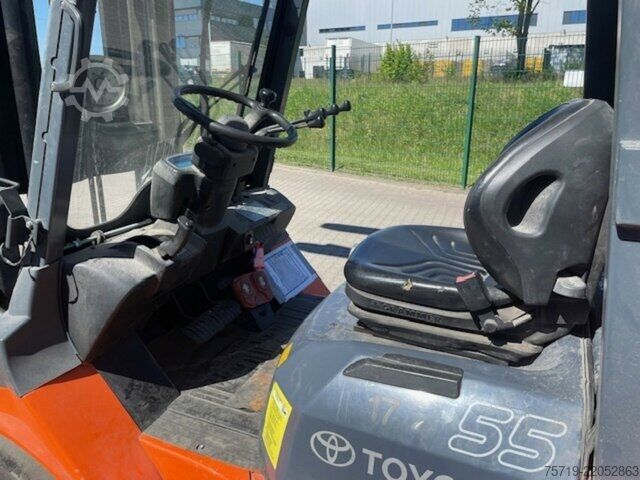 Furgoneta Toyota 7FGCU55 Triplex-Mast / 5tonnen