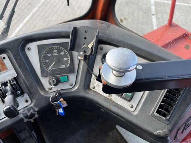 Estándar-SZM Terberg YT 182 / Terminal Tractor / Airco / Cummins