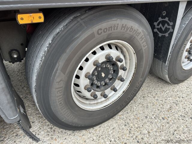 حقيبة سفر Schmitz Cargobull SCB S3B / Box Trailer / 2x Liftas / APK TUV 10-26