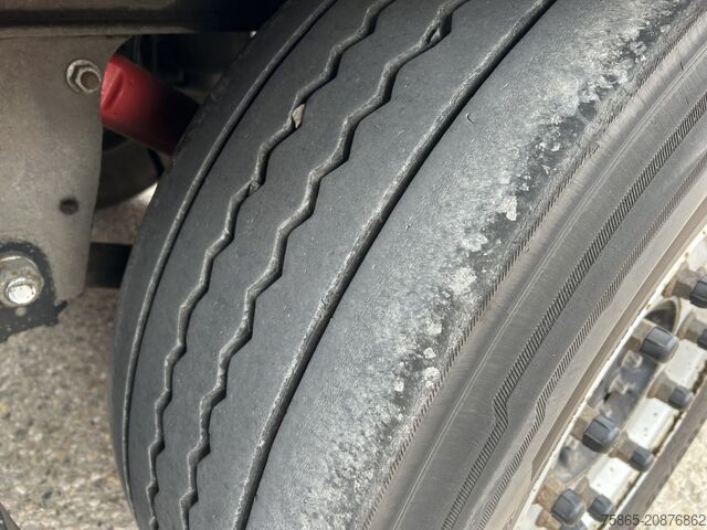 حقيبة سفر Schmitz Cargobull SCB S3B / Box Trailer / 2x Liftas / APK TUV 10-26