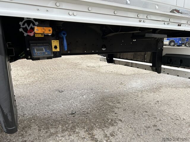 حقيبة سفر Schmitz Cargobull SCB S3B / Box Trailer / 2x Liftaxle / APK TUV 0...