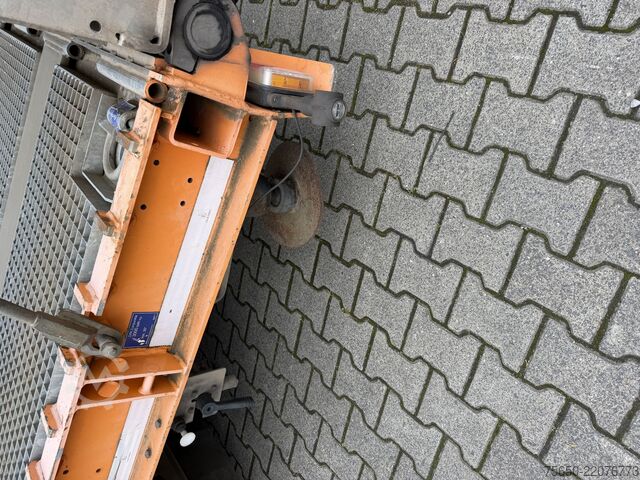 Нискорамно полуремарке Humbaur HTS30  3 Achs Satteltieflader, neuwertig