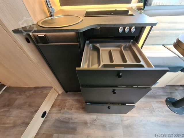 Puoliksi integroitu matkailuauto SUNLIGHT Adventure T 68C *Hubstützen-Anlage*Luftfahrwerk*