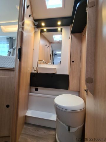 Puoliksi integroitu matkailuauto SUNLIGHT Adventure T 68C *Hubstützen-Anlage*Luftfahrwerk*