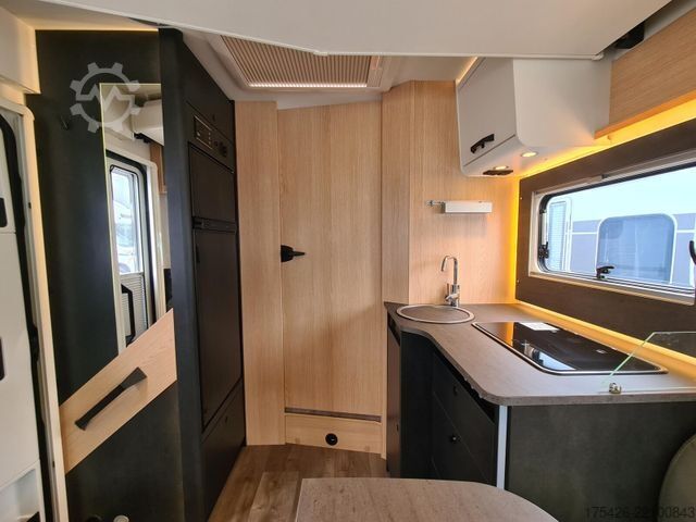 Puoliksi integroitu matkailuauto SUNLIGHT Adventure T 68C *Hubstützen-Anlage*Luftfahrwerk*