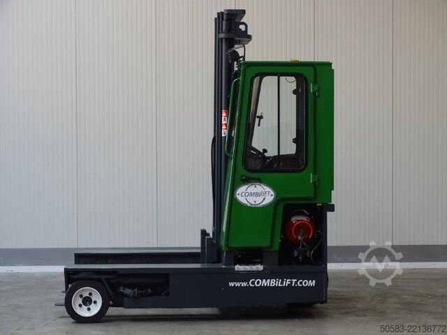 4ウェイ・サイドローダ Combilift C3000