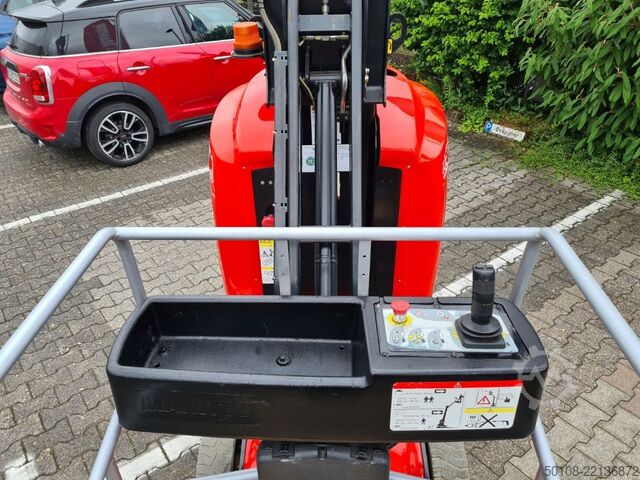 Vertikālais pacēlājs Manitou 100 VJR