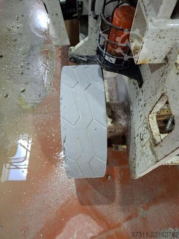 Elevador de tijera JLG 2632ES