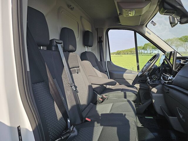 High-roof van FORD TRANSIT 350 L4H3 131pk Camera