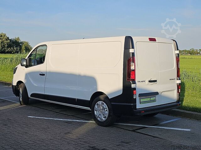 Camioneta familiar de techo alto RENAULT TRAFIC 2.0 DCI 170 AUT. L2H1