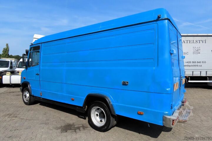 Box van Mercedes-Benz Vario 812D