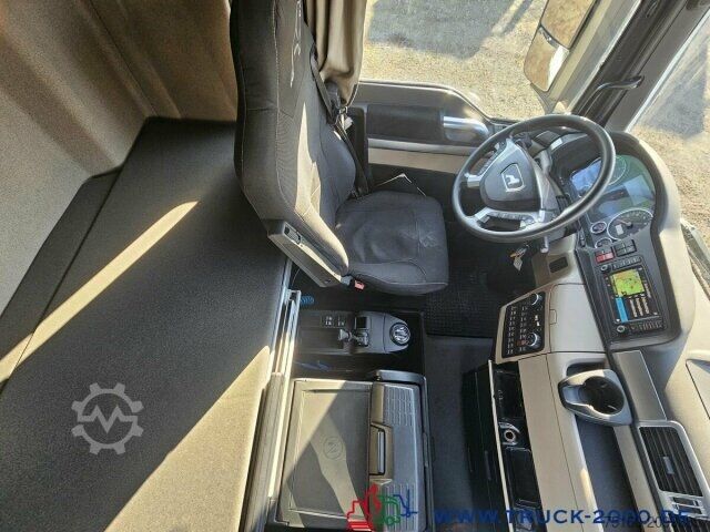 Standard tractor unit MAN TGX 18.460 Zement Silokompressor + Kipphydraulik