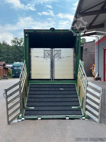 Camion pour bétail SCANIA P410 4x2LL HFR 1.Stock Viehzug/NAVI/KLIMA/ALU