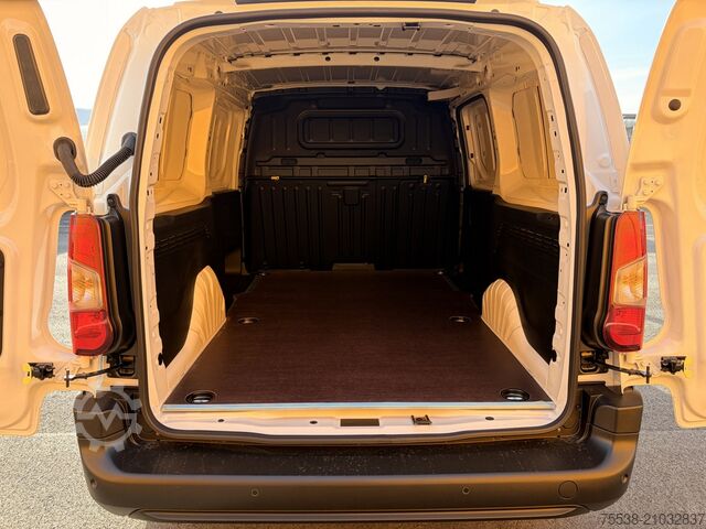 Ploščati dostavnik Fiat Doblo