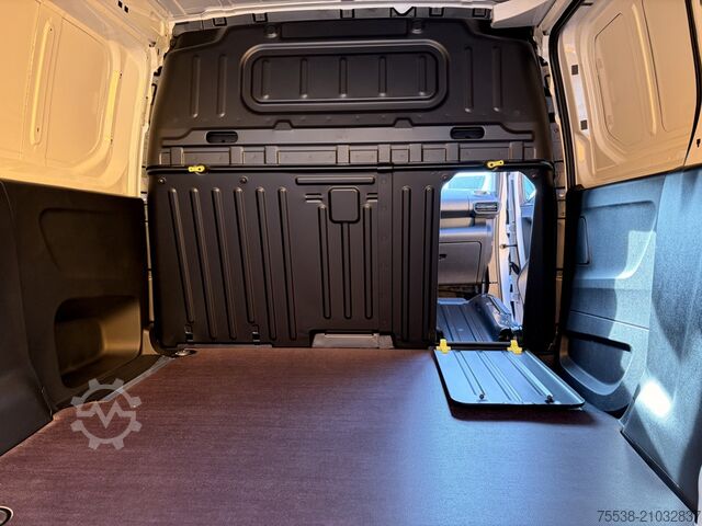 Ploščati dostavnik Fiat Doblo