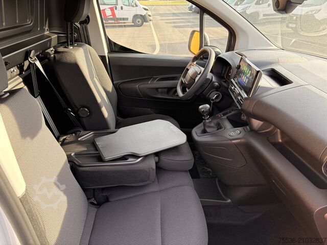 Ploščati dostavnik Fiat Doblo