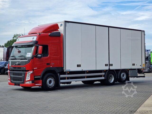 Suitcase Volvo FM 370 Globetrotter 6x2*4 - Box with sidedoors ...