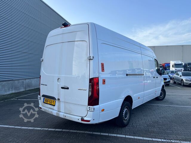 Furgão de painéis Mercedes-Benz Sprinter 319 1.9 CDI / L4 H2 / RWD / Navi / APK...