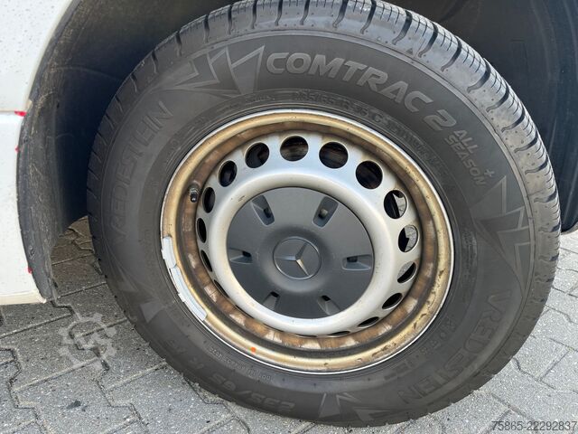 Furgão de painéis Mercedes-Benz Sprinter 319 1.9 CDI / L4 H2 / RWD / Navi / APK...
