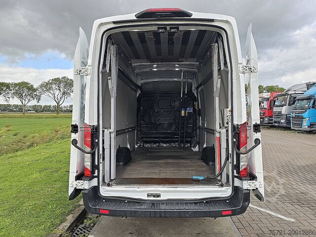 عربة ستيشن واغن ذات سقف مرتفع FORD TRANSIT 2.0 L4H3 Navi AC Euro6!