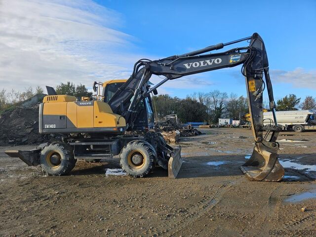 ホイール式油圧ショベル VOLVO EW 140 D