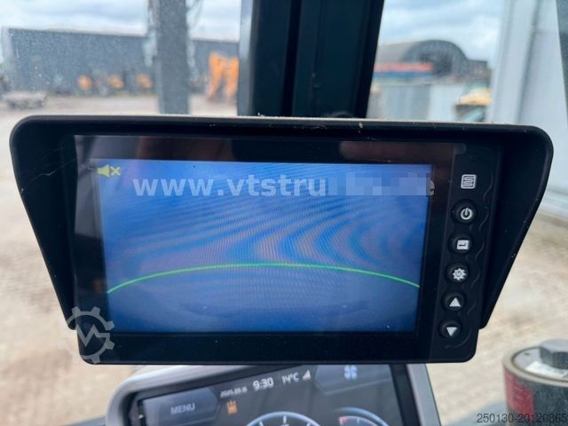 Kolesni bager HYUNDAI HW 150 ACR 4x4