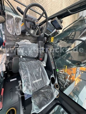 Bager na kotačima HYUNDAI HW 150 ACR 4x4