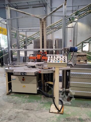 آلة التعبئة الأوتوماتيكية RUFFINI ROMOLO IMPILATRICI 401