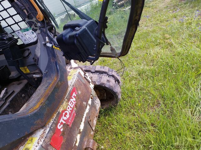 Kāpurķēžu iekrāvējs Bobcat T590