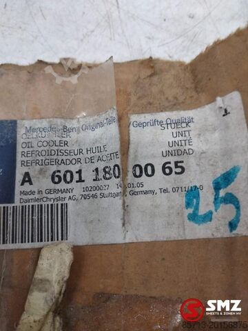 Parte del motore Mercedes Oliekoeler mercedes sprinter w901-904 w638 w202 w2