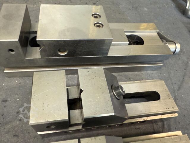 वाइसेज़ का स्टॉक Vises (3X) 